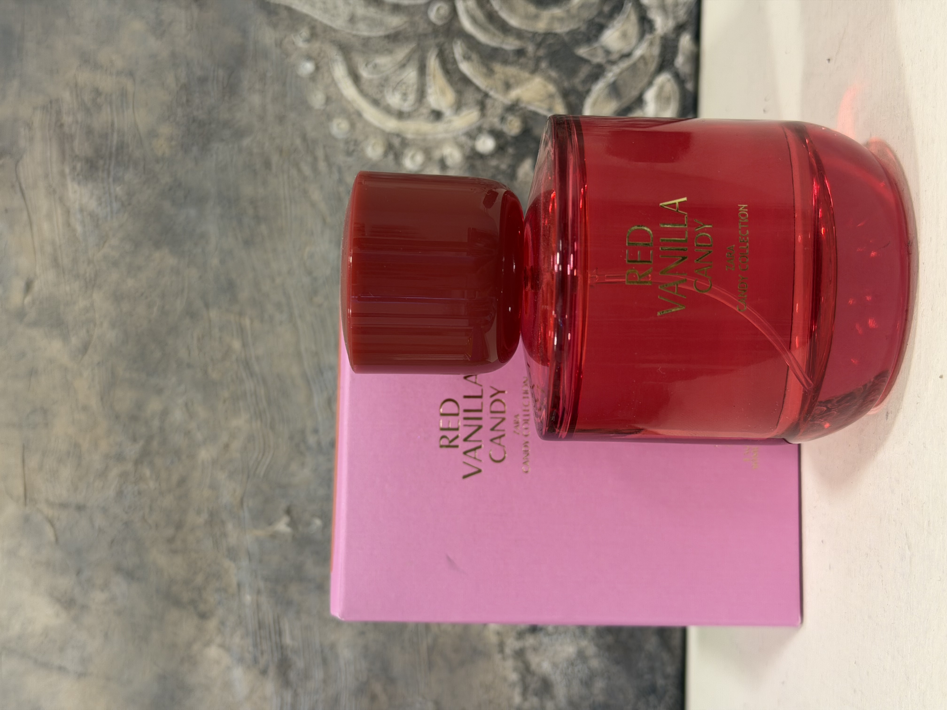 عطر رد وانيلا كندي زارا